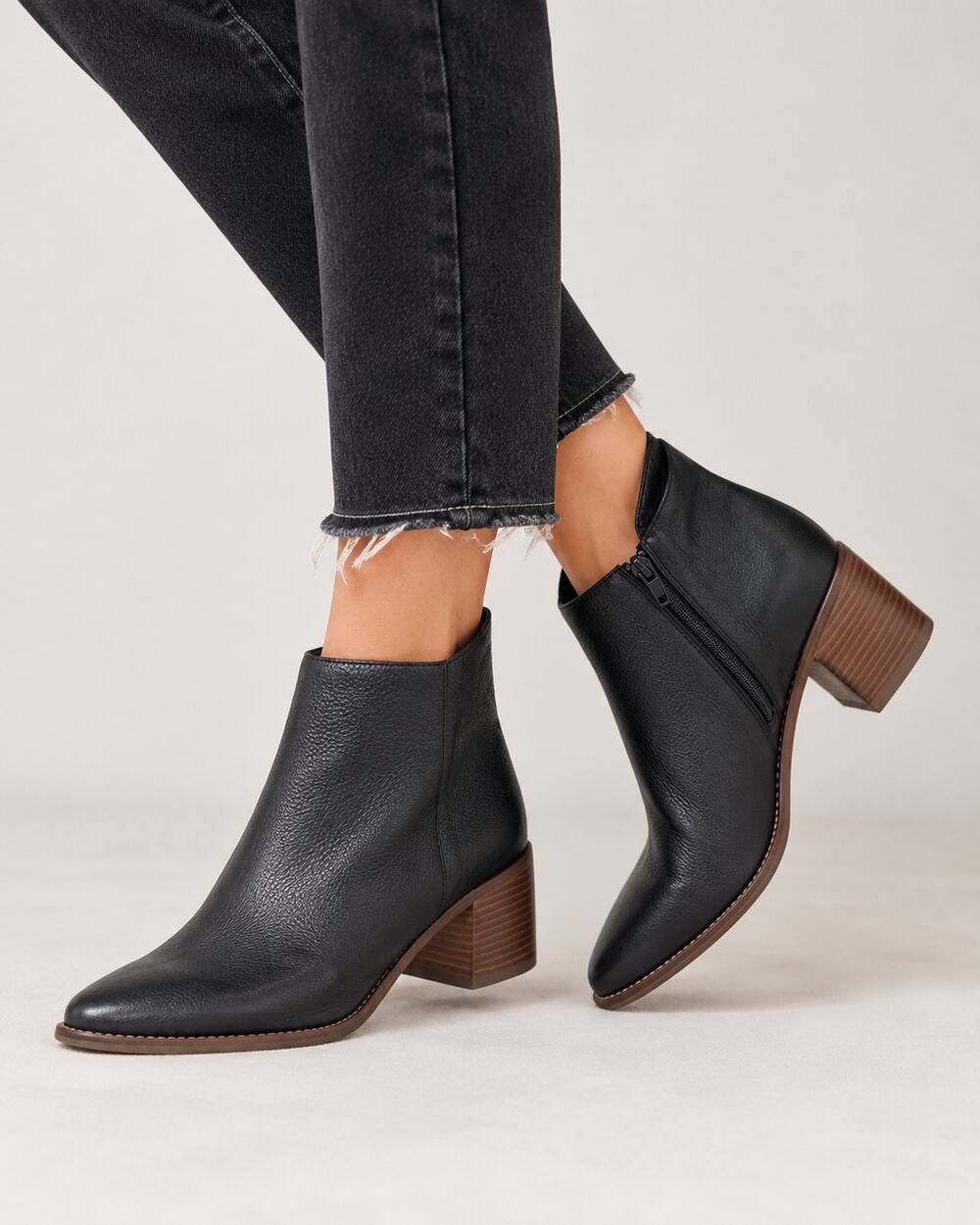 Seychelles Black Leather Ankle Boots Womens 7.5 Fall Boho Booties Stacked Heels